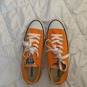 Limited edition orange low top converse